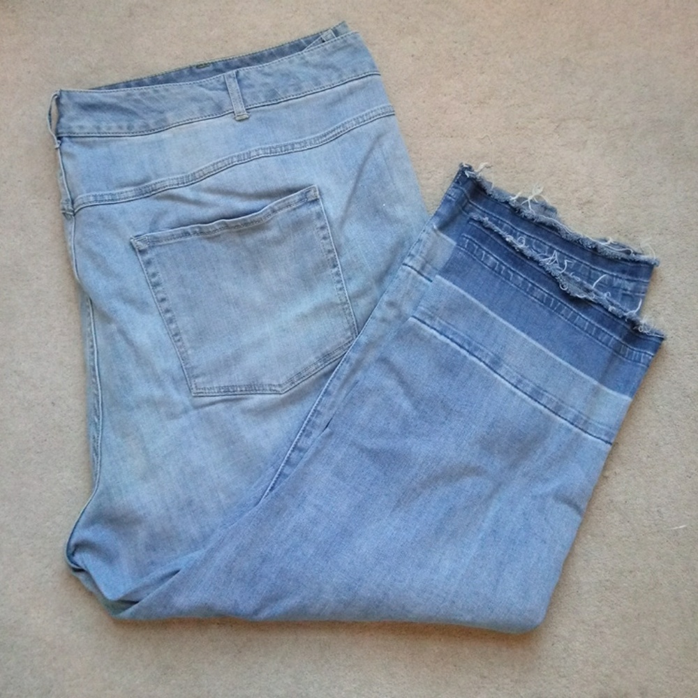 Weathered Capri jeans